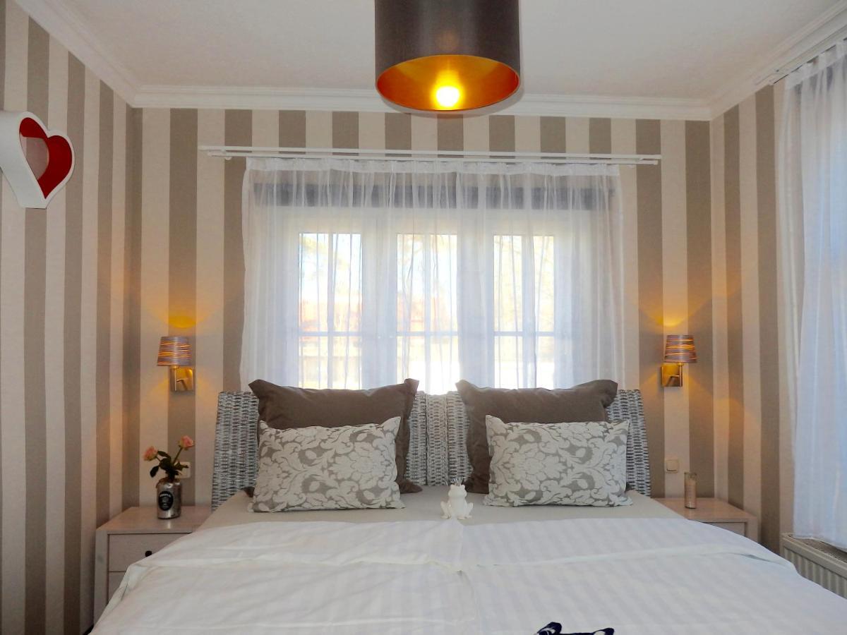 Strandhotel Villa Louisa&Appartementhäuser Villa Josephine und Villa Christine Juliusruh Esterno foto
