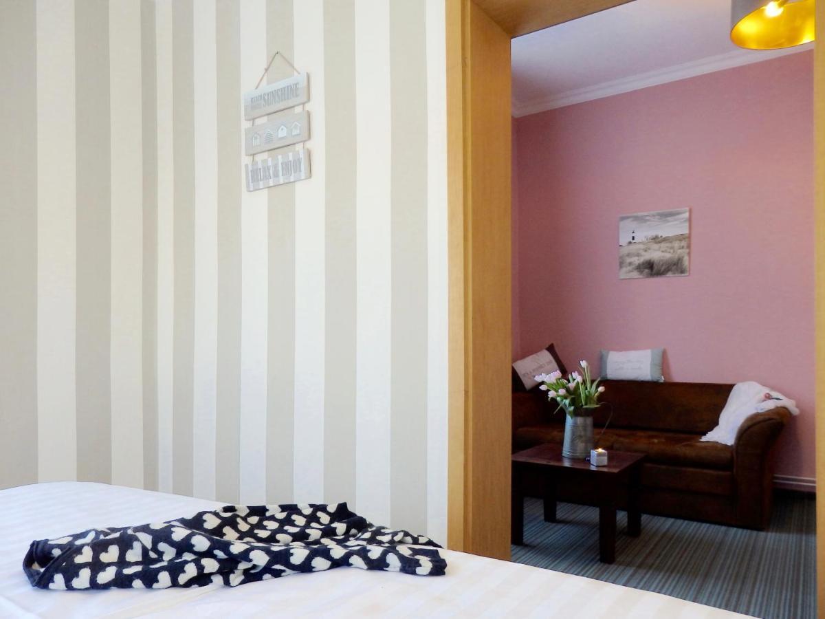 Strandhotel Villa Louisa&Appartementhäuser Villa Josephine und Villa Christine Juliusruh Esterno foto